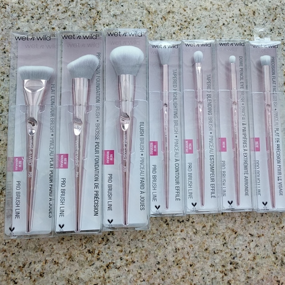 Wet n Wild rose gold brush set